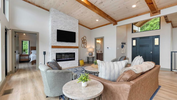 Grand Vista Retreat Luxury Group Retreat w/ Indoor Pool, Arcade & 56-mile Views - Foto 5, Interior