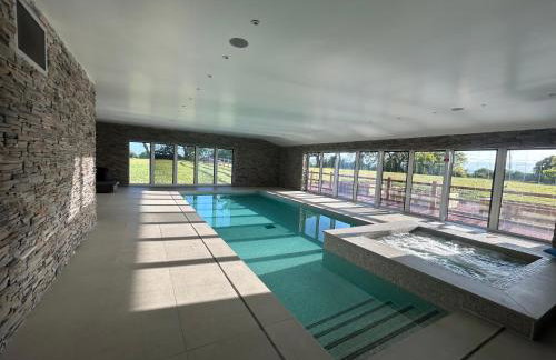 Four Bedroom House With Private Pool - Stunning countryside location with parking close to Chester City Centre - Photo 1