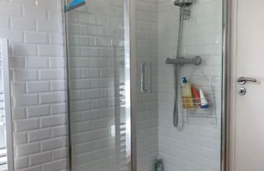 VILLA 600m de la plage calme Location possible à partir de 3 nuitées, pouvant accueillir 6-8 pers Activités nautiques randonnée vélo pêche golf casinos - Foto 41