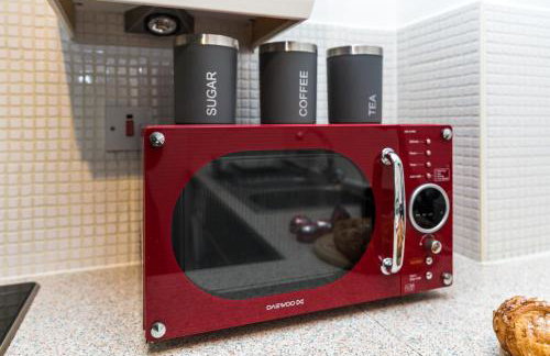 Direct Tube Links to Central London , Walk to Station one bedroom flat in Greater London, ID required - Foto 14