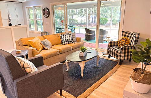 HoneyHomes Hackler Golf Course Home with Amenities - Photo 5