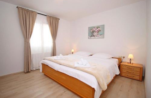 Villa Pasika with private 31m2 pool, summer kitchen with BBQ, 4 bedrooms - Photo 19