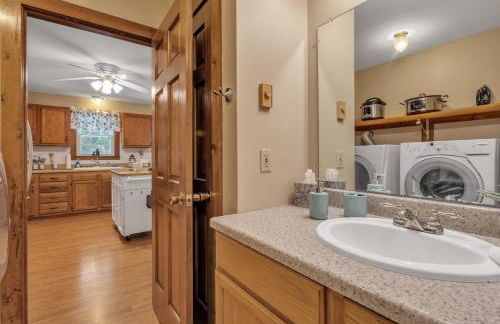 Cozy Bungalow Just Minutes from Mystic, Westerly Beaches, Boating and Casinos! bungalow - Foto 39