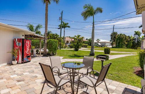 Poolfront Cottage Near Beach with Full Kitchen! - Foto 21