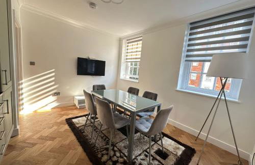 Chic 2-Bed Flat near Big Ben - Photo 2