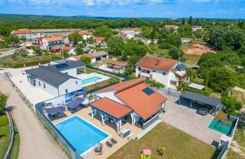 Villa Beauty with heated pool and jacuzzi - Photo 5