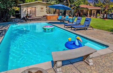 Family Fun Retreat in Wine Country - Epic Game Room - Pool - Spa - Foto 13