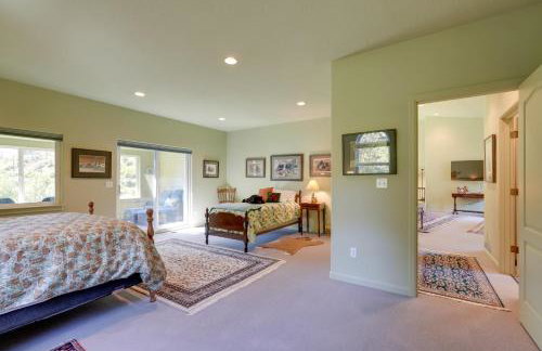 On McKenzie River! Home with Scenic Sunroom - Foto 26