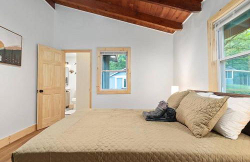 Hidden Hollow 3BD Cabin - Hot Tub, Wifi, Game Room, Fire Pit - Foto 6