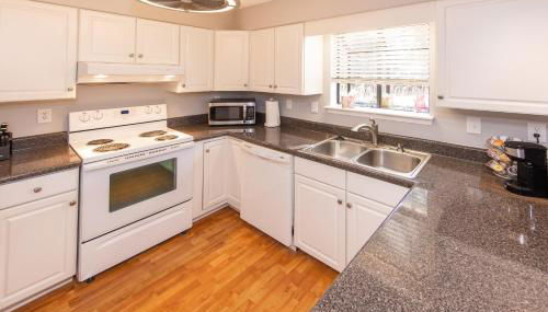 Shore Breakaway Condo - Monthly Rental - Chic - Foto 3