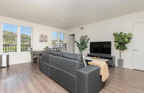 Snazzy 3BR Apt Hollywood with Pool & Spa - Foto 11