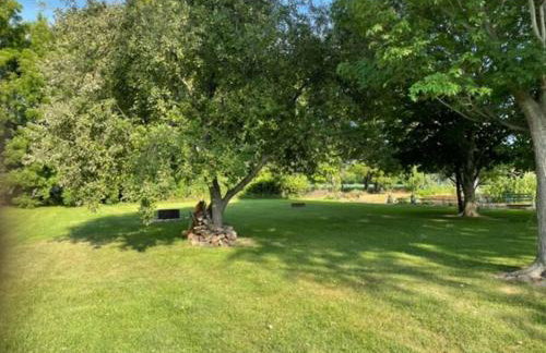 Elm St Retreat - 3 Min walk to Downtown Three Oaks - Foto 13