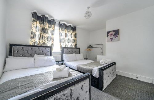 Comfortable 2-Bed Home with Free Parking - Foto 9