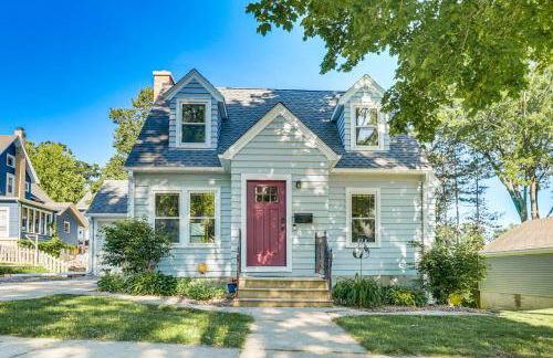 Charming Lake Mills Home Near Rock Lake and Beach - Foto 1