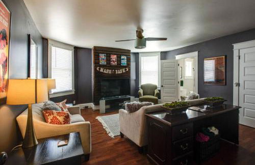 Historic Pet-Friendly Stay Near Broadway w Fire Pit - Foto 6