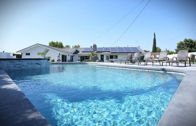 Awesome 5 Bedroom 3 Bath Pool Home With In-ground Jacuzzi - Foto 57