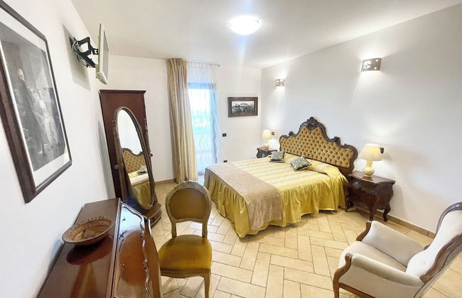 Pool, Jacuzzi and Events Room - Charming Villa in Umbria - Sleeps 24 - Lake View - Foto 25