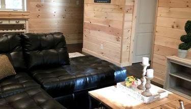 A-Frame Cabin Rental Set Alongside Sebago Lake on Frye Island, Maine - Foto 3