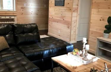 A-Frame Cabin Rental Set Alongside Sebago Lake on Frye Island, Maine - Foto 3