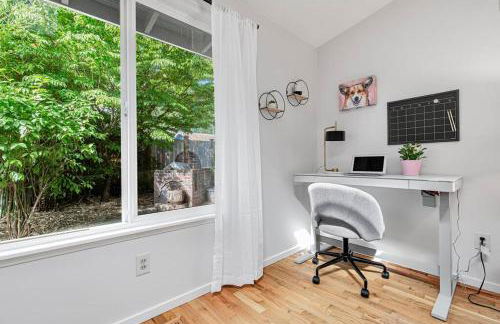 Mid-Century Modern Home - 3-Bedroom Rambler - Foto 33