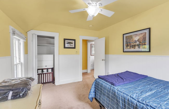 Unique Charmer: Outdoor Space & More Near Um 3 Bedroom Home by RedAwning - Foto 6