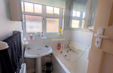 Spacious House in Ruislip Free Parking Near Tube - Foto 12