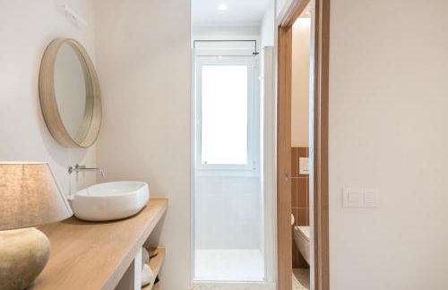 Mediterranean Retreat with 4-Bedroom, 3-Bath Apartment in Barcelona - Foto 20