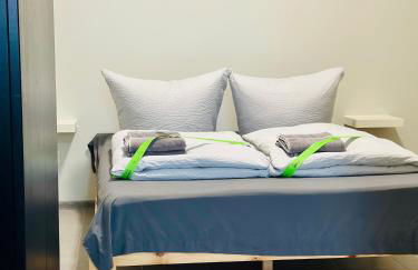 Neuwertiges Apartment mit schnellem WLAN, Netflix, Glasfaser, Kostenlose Privatparkplatz auch für Transporter geeignet R21 - Foto 4