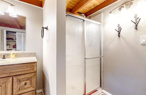 Dock! Dog-Friendly Lakefront Gem in Southern Maine - Foto 14