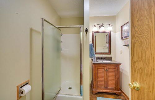 Grill and Fire Pit Waterfront Cameron Retreat! - Foto 18