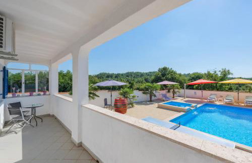 Family home with hydromassage pool & fun activities - Foto 61