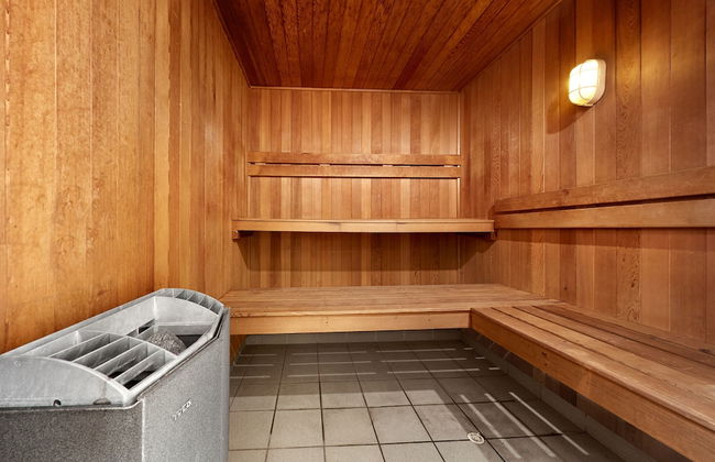 Broadwater Resort Como - Photo 32