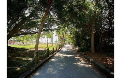 CANAL FRONT! Bring or rent a boat, near AMI/IMG. - Foto 35