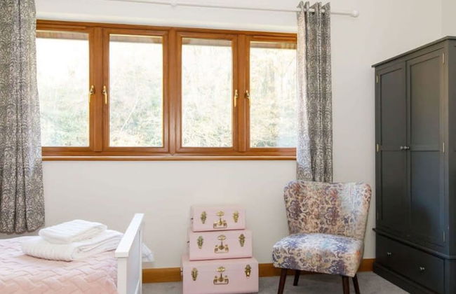 Serene Riverside 6BR Luxury Retreat in Curdridge - Photo 23