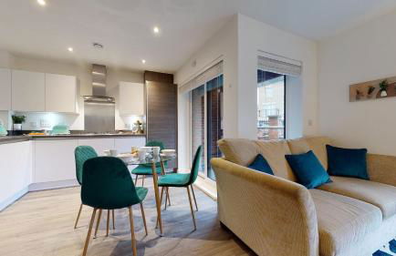 Luxury 2 Bed Apartment with Parking near London - Foto 2