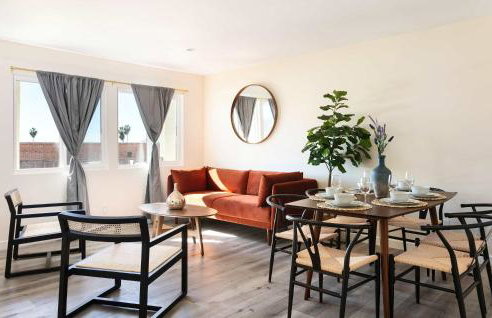 Unwind in Spacious 2BR Apt Sleeps 6 with Parking - Foto 1