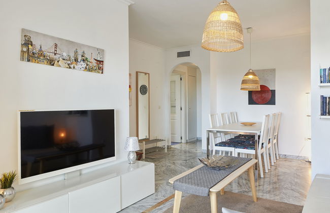 2 bedroom Apartment in Marbella with swimming pool and garden - Photo 7