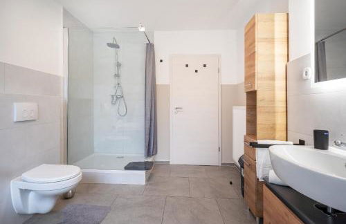 Stylische große 5-Zimmerwohnung-WLAN-Free Parking- - Foto 8