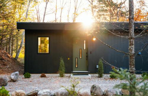 Cozy Luxury Cabin w Hot Tub, Fire Pit, King Bed - Foto 7