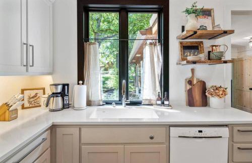 Lakefront Cottage- late summer price decrease! - Foto 11