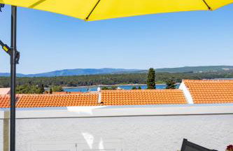 The Rooftop Apartment Punat - Foto 1