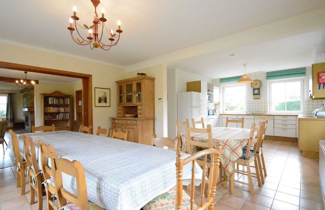 Spacious Villa Near Lesse - Photo 24