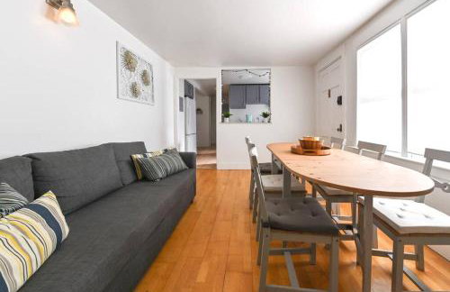 Front House 3 bedroom flat nice street, walk to BART, shops - Photo 10