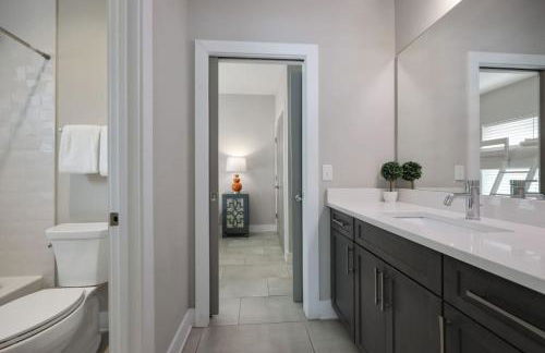 Two Townhomes - Hot Tubs and Rooftop Balconies - Foto 8