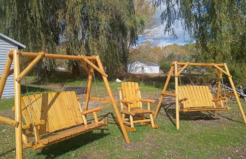 Rustic Cozy Cabin Getaway Close to Town - Foto 5