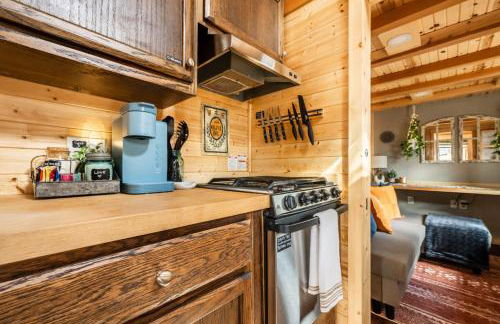 Luxury Glamping Tiny Haven, Firepit & Grill - Foto 14