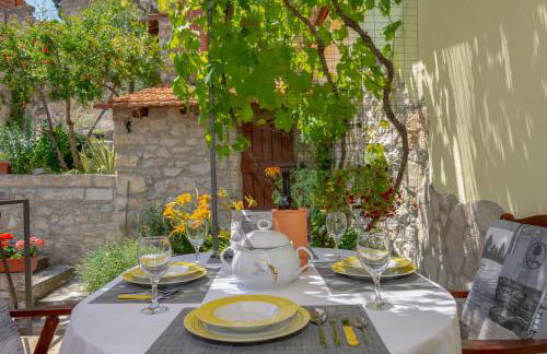 Mediterranean terrace apartment with Bikes & SUP - Photo 5