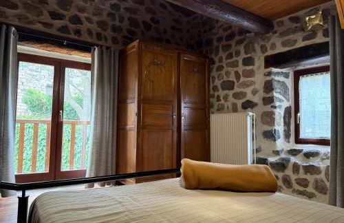 Gite LES SOURCES, 9 pers, 11 couchages - Arlempdes, classé un des plus beaux villages de France - Foto 20