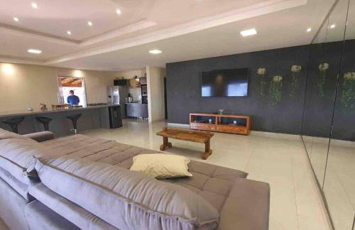 Casa de campo de alto padrão à beira da represa - Foto 31