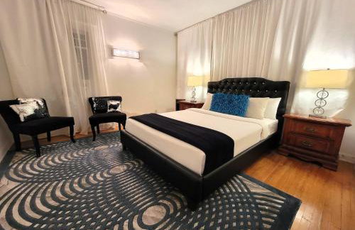 Spacious 5BR Private Home 5 minutes to Rodeo Drive with Hot Tub Spacious Backyard Parking - Foto 16